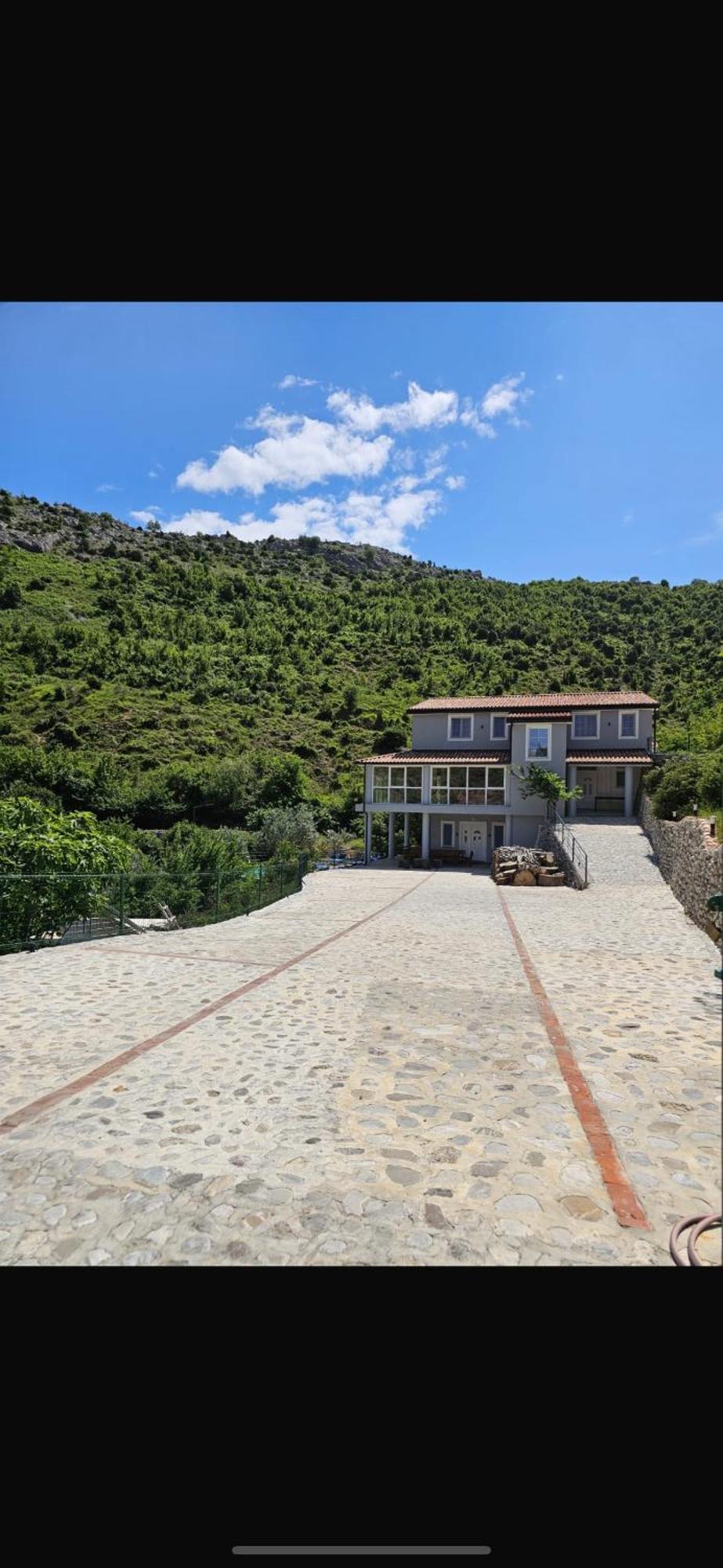 Qyteza Guest House & Camping Shkodër Exteriör bild